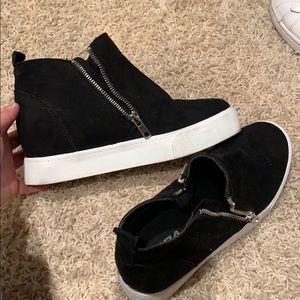 Black wedge platform sneakers